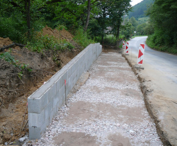 Výstavba chodníka v obci